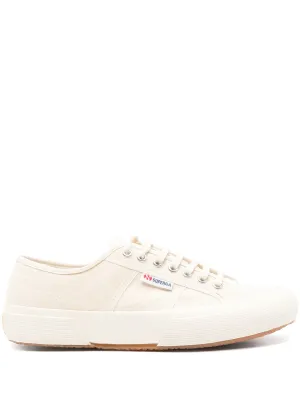 2750 Sneakers