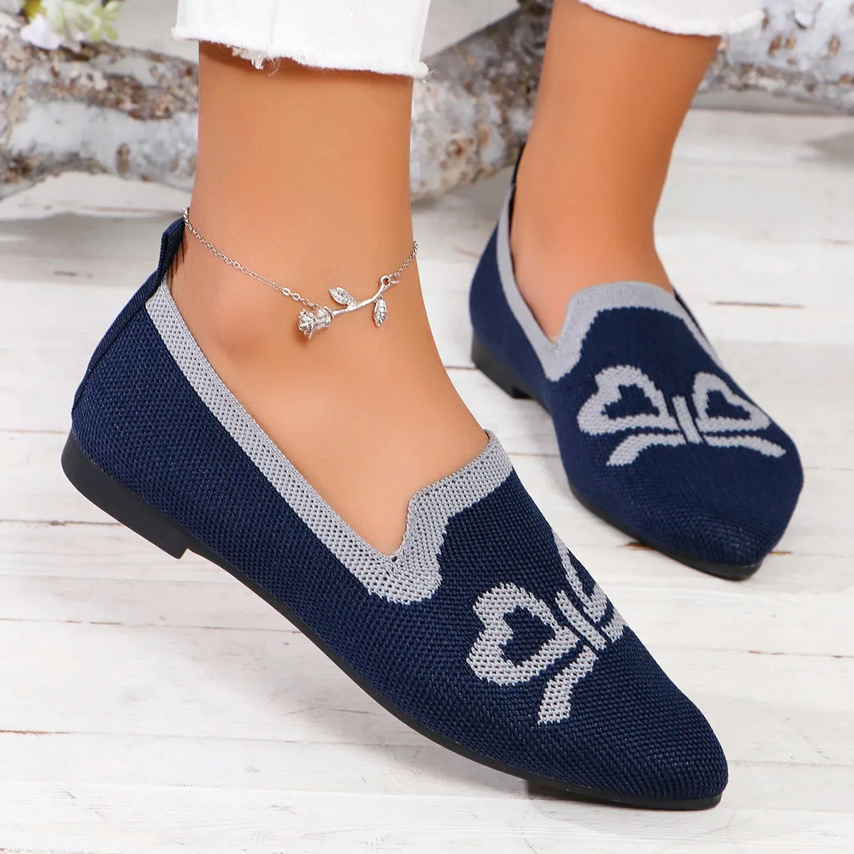 Bow Design Embroidered Pointed Toe Flat