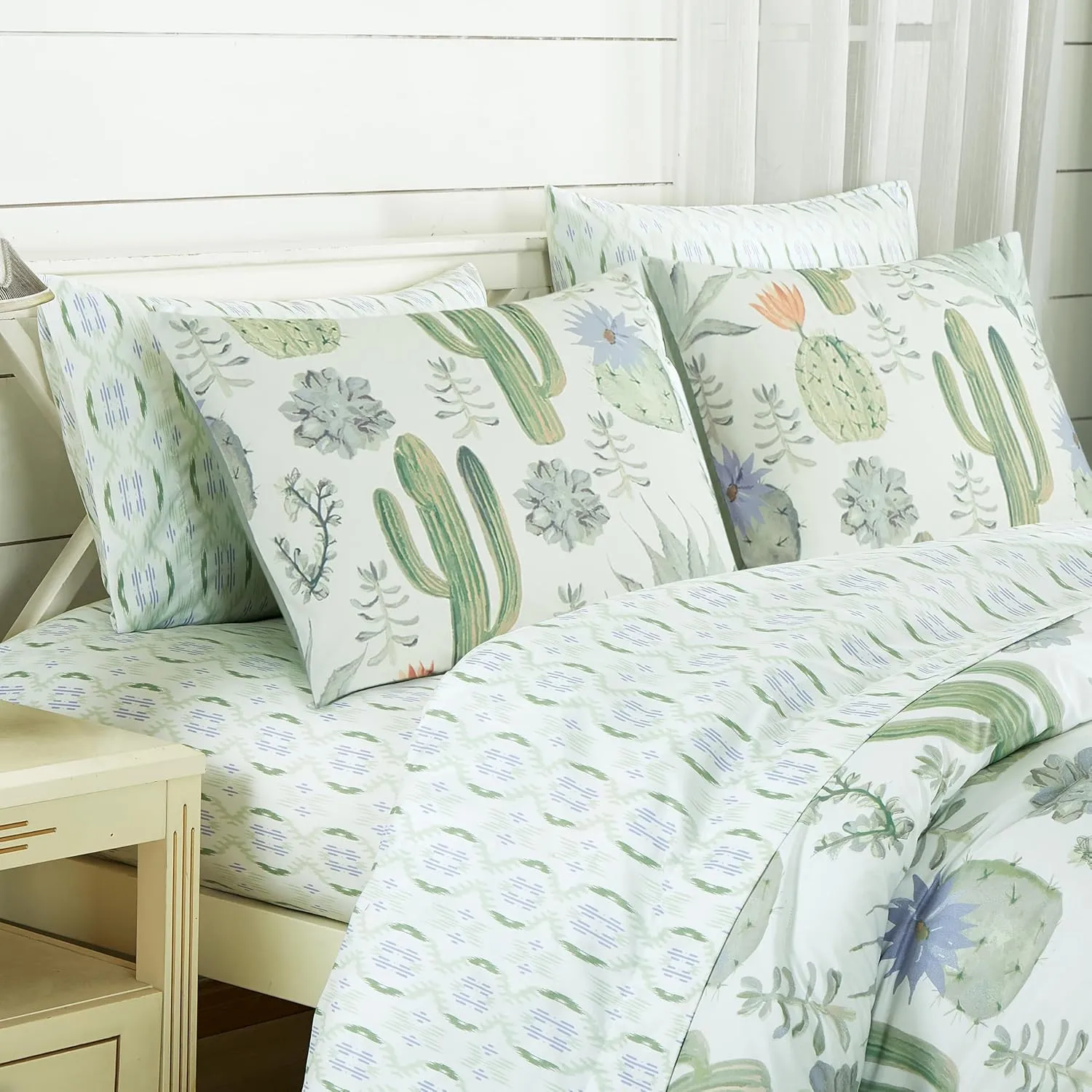 Chezmoi Collection Gregory 7-Piece Serene Lodge Bed in a Bag King Comforter Set - Green Blue Cactus Succulent Plant Printed Microfiber Bedding Set