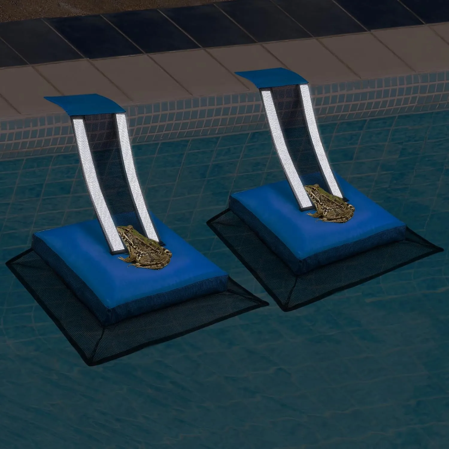 HKZ Pool Critter Animal Escape Ramp - 2Pack Critter Frog Saver Log for Swimming Pool with Reflective Strips, Wildlife Frog Pool Saver Floating Escape Device for Small Critters Squirrel Lizards (Blue)