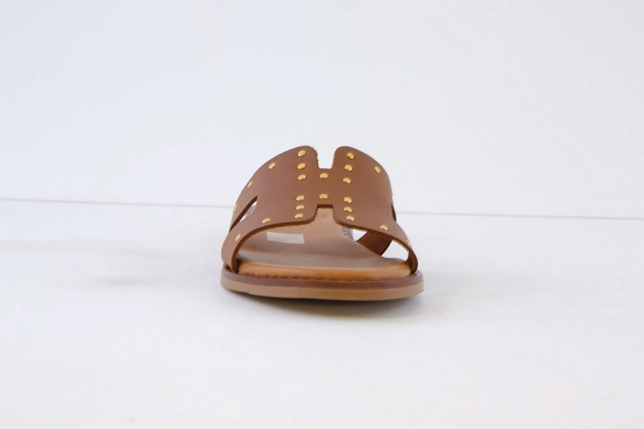 OH MY SANDALS - 5576 FLAT MULE WITH STUD DETAIL - TAN