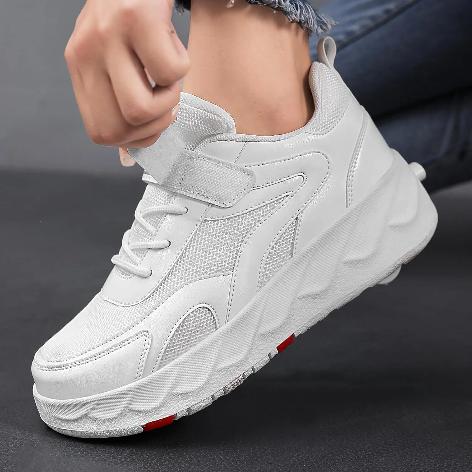 Outdoor Roller Skate Shoes for Kids, Parkour Roller Shoes with 4-Wheel & 2-Wheel Modes, Transformable Sneaker Skates for Boys, Versatile Roller Skating Footwear