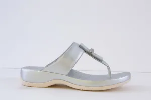 P-COMFORT - WW1654 TOE-POST MULE - SILVER