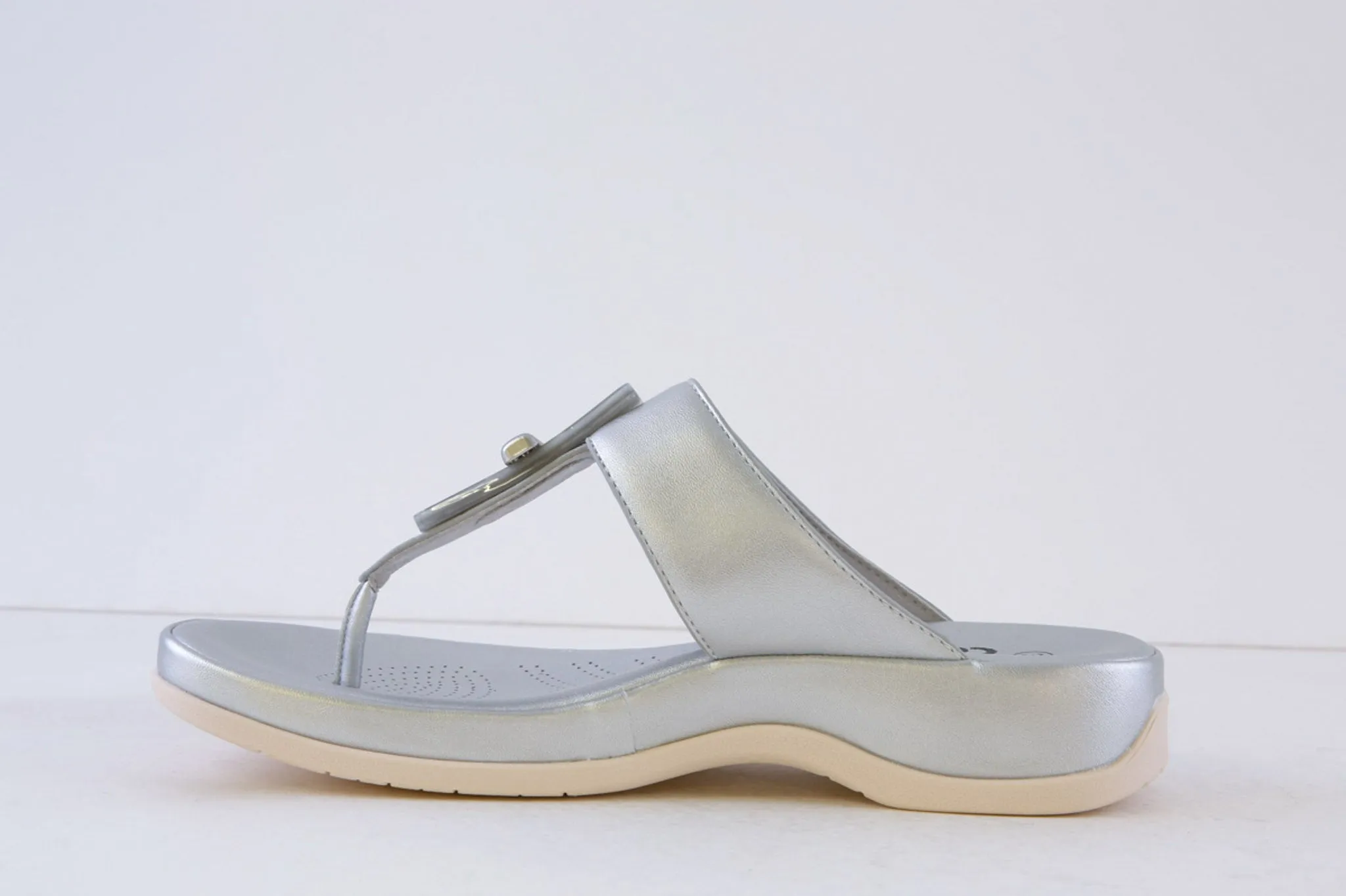 P-COMFORT - WW1654 TOE-POST MULE - SILVER