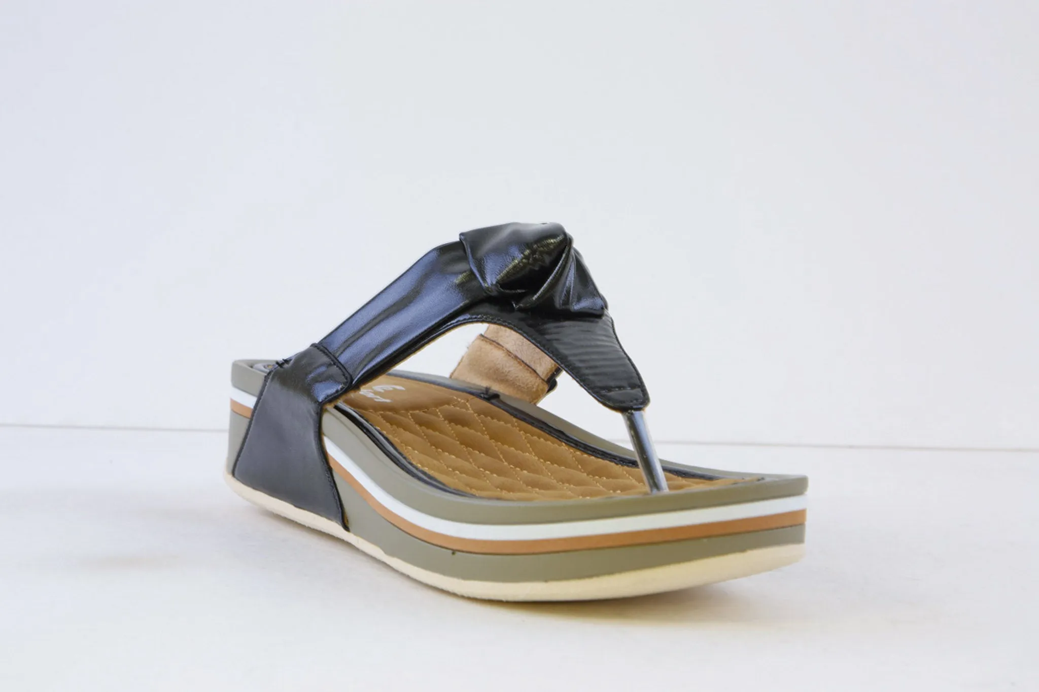 P-COMFORT - WW1660 KNOT TRIM WEDGE TOE-POST MULE - BLACK