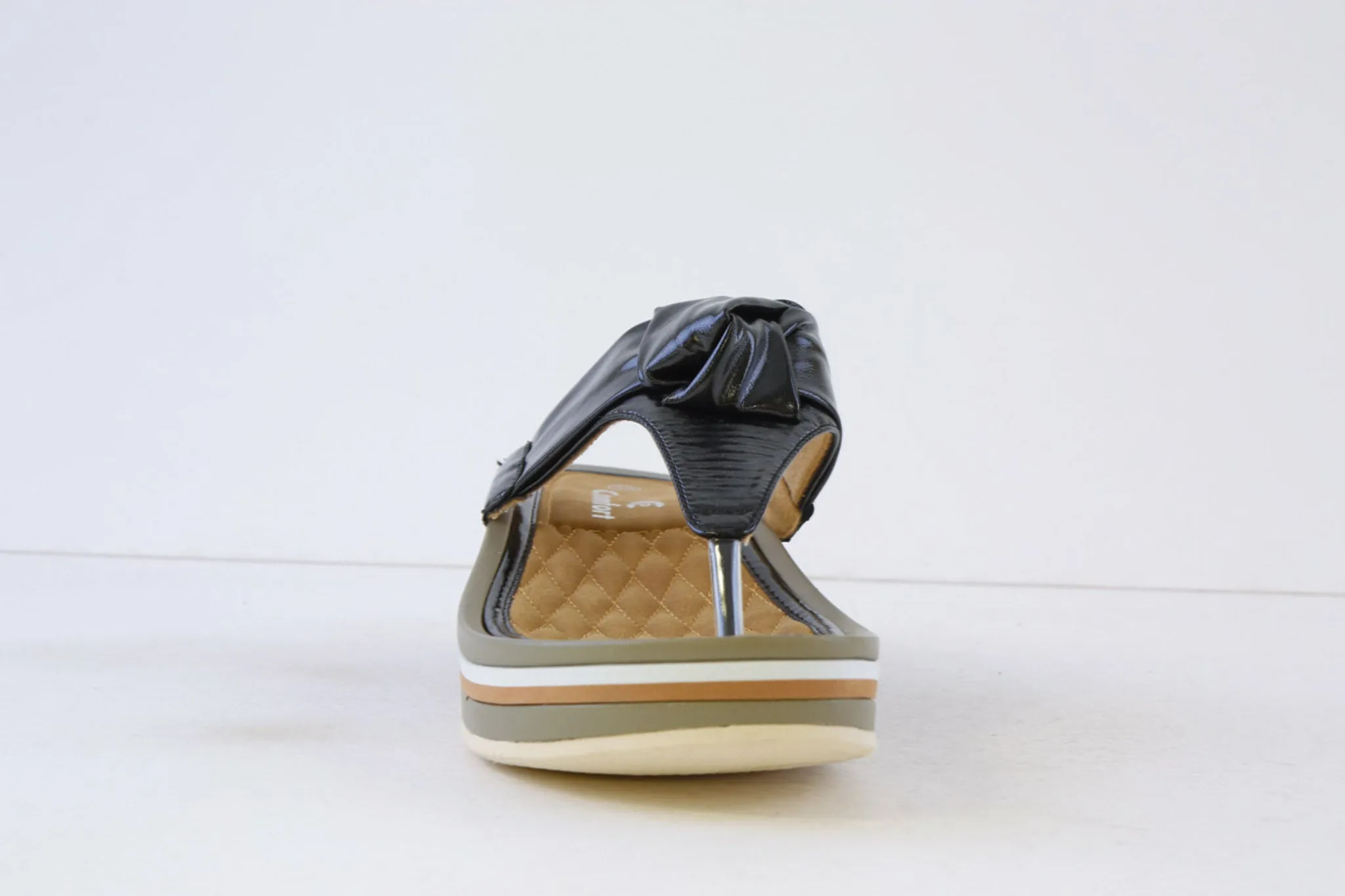 P-COMFORT - WW1660 KNOT TRIM WEDGE TOE-POST MULE - BLACK