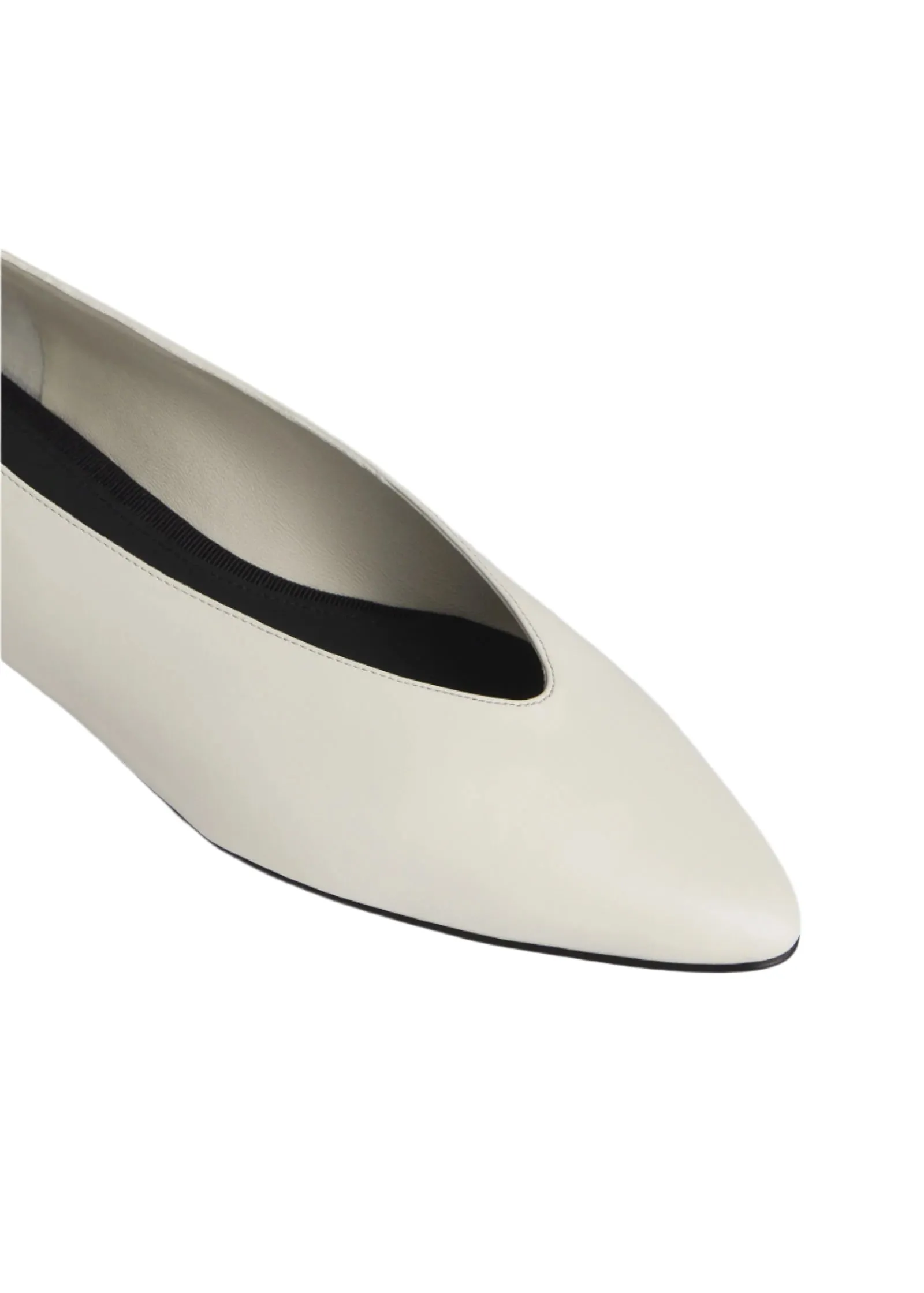 Pointed Ballerina Flat in Calfskin  - Ivory