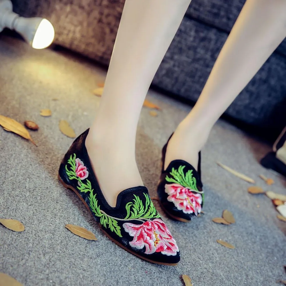 Qhome Women's Chinese Peony Floral Embroidery Pointed-Toe Comfortable Satin Casual Mules Flat Shoes