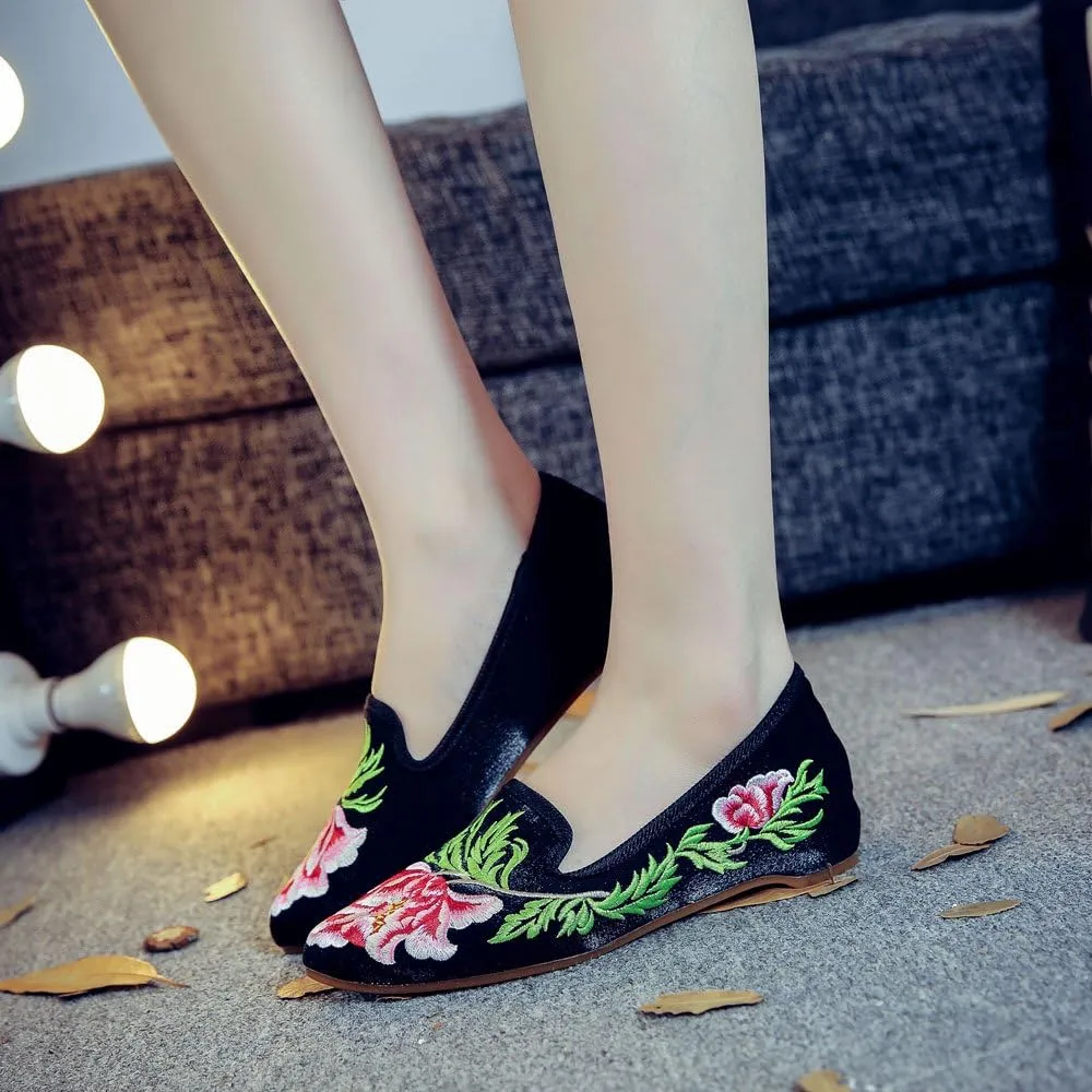 Qhome Women's Chinese Peony Floral Embroidery Pointed-Toe Comfortable Satin Casual Mules Flat Shoes
